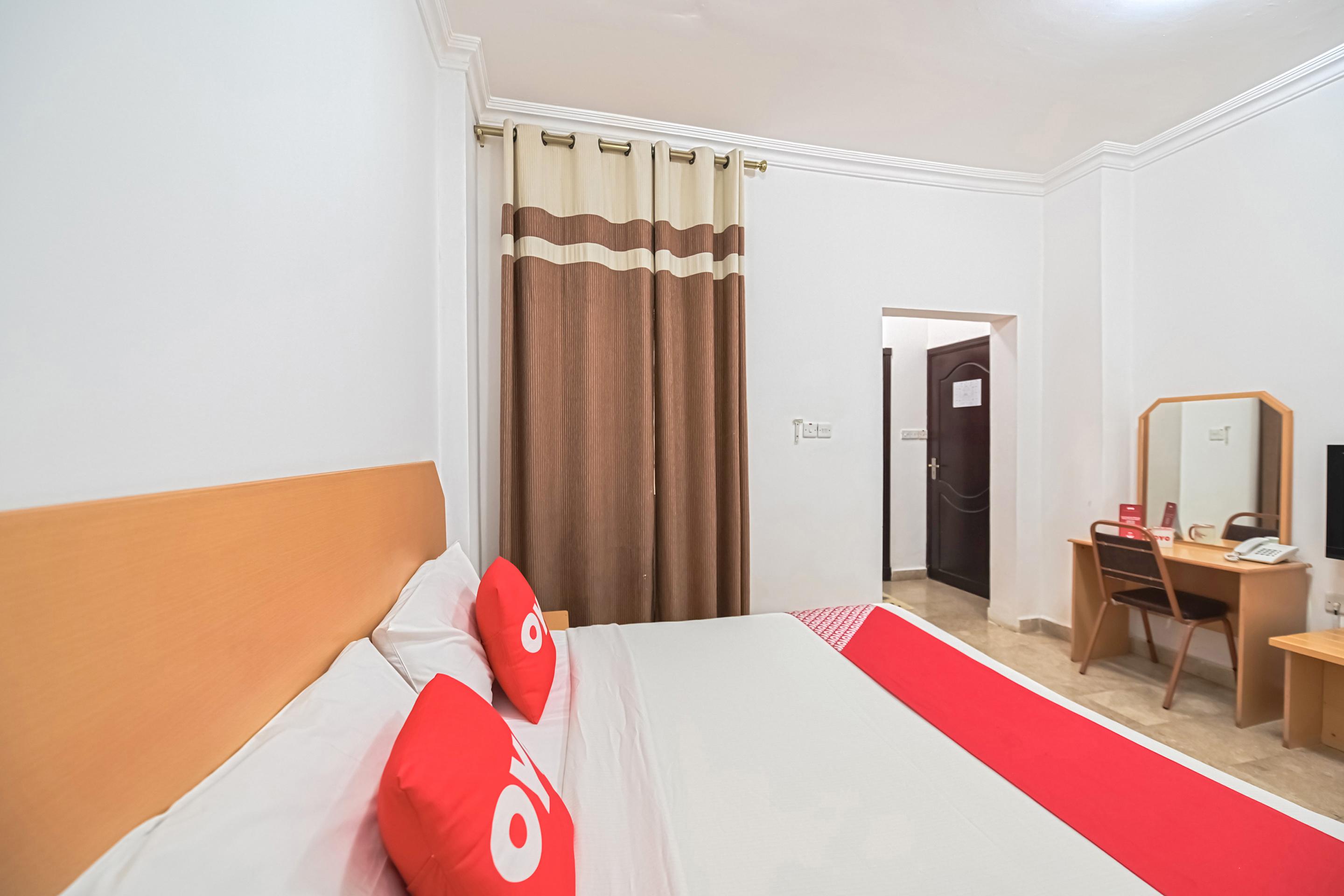Majestic Hotel Wādī Kabīr Buitenkant foto